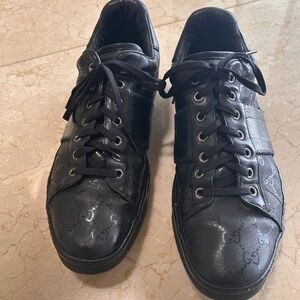 Authentic Gucci Men's Black Leather Shoes Sneakers Size 10. Lace up tennis sho…